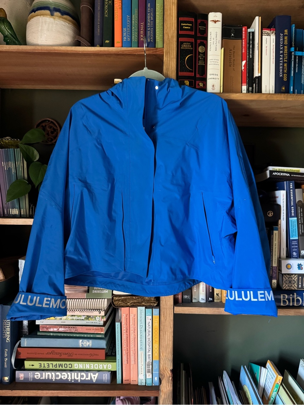 lululemon Chaser Women's Blue Lightweight Hooded Rain Jacket